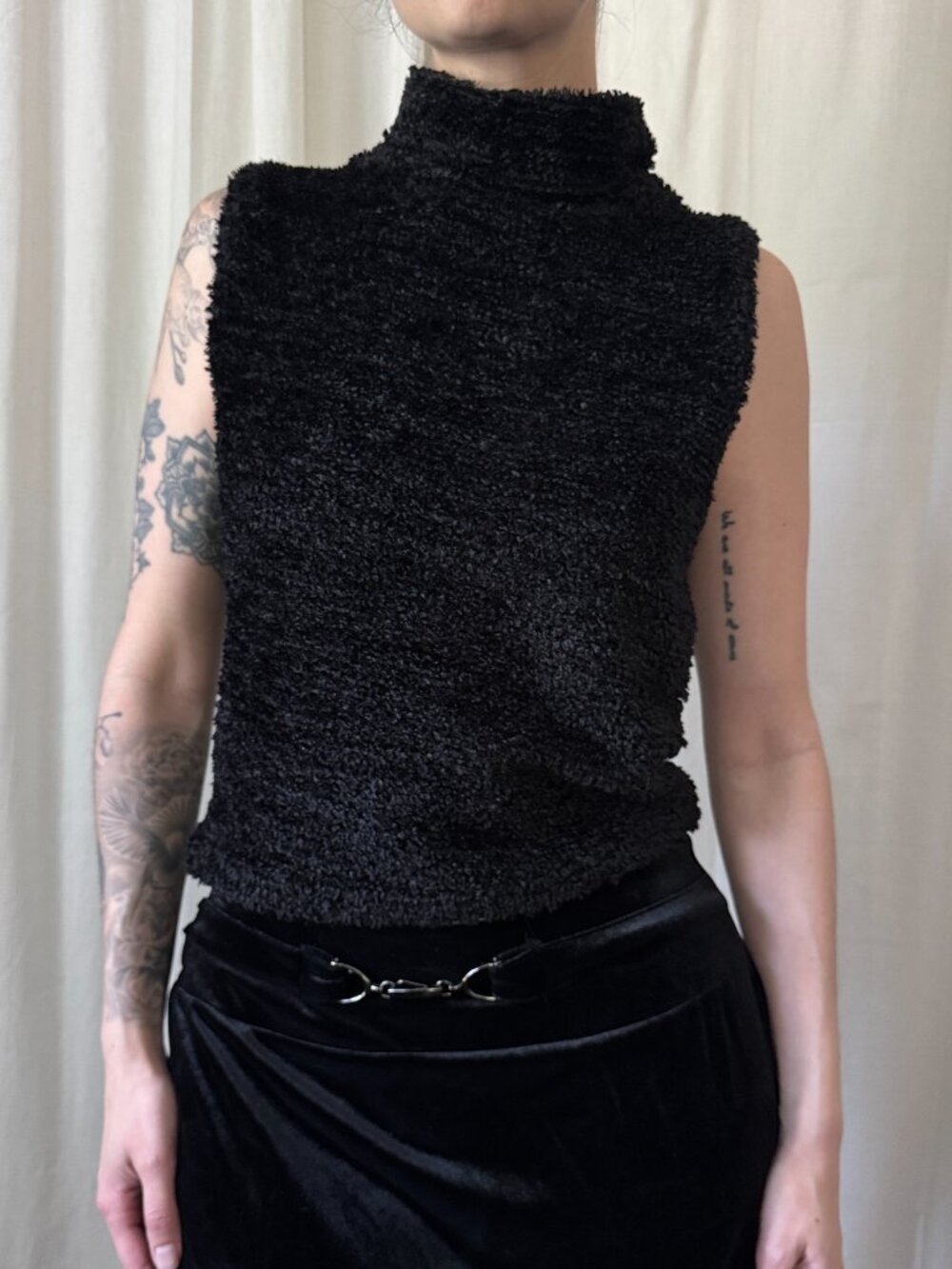 Black Textured Fuzzy Mock Neck Sleeveless Top Women's Size Medium